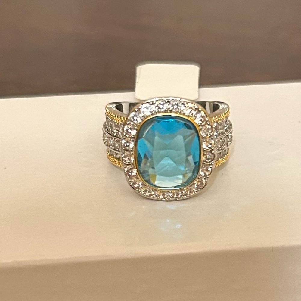 Size 8 Gold & Silver Tone Blue & Diamond CZ Ring Bold Thick No Mark